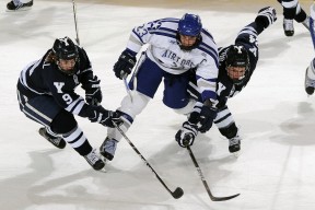 火箭签下发展联盟锋线球员增加球队深度，nba火箭发展联盟